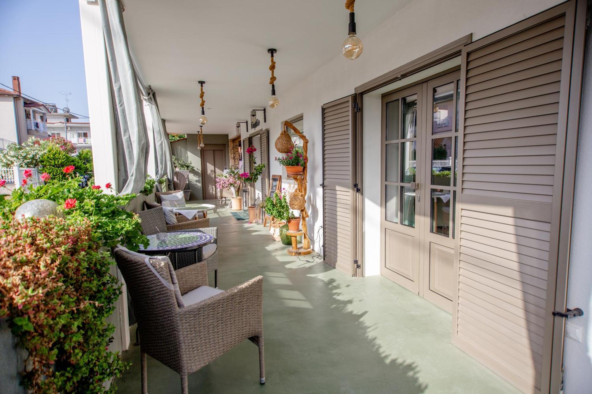 T H E Berlin Studios And Suites เนอาวรัสนา ภายนอก รูปภาพ