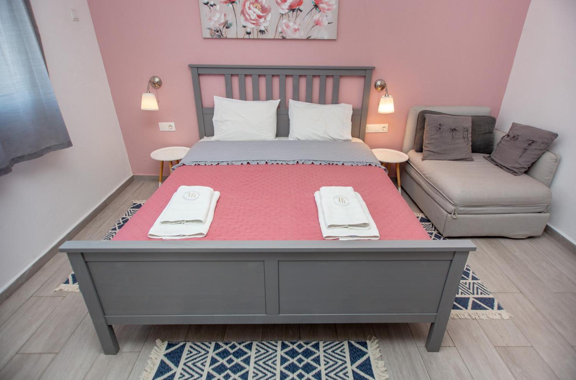 T H E Berlin Studios And Suites เนอาวรัสนา ภายนอก รูปภาพ