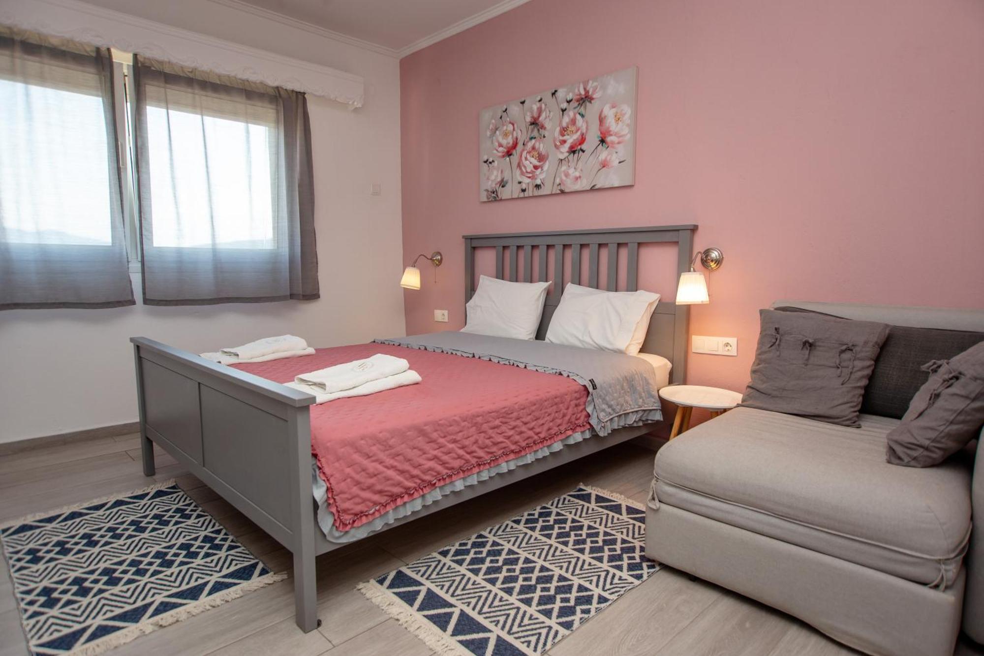 T H E Berlin Studios And Suites เนอาวรัสนา ภายนอก รูปภาพ