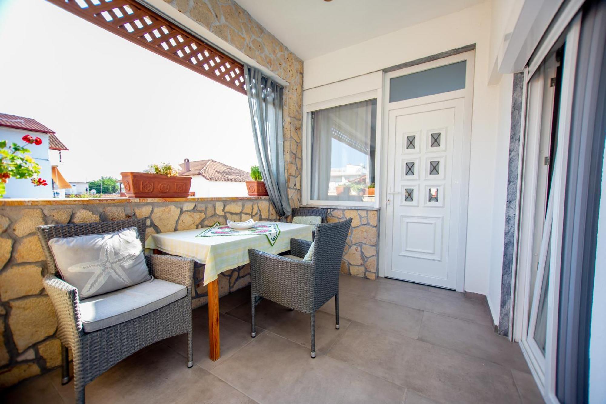 T H E Berlin Studios And Suites เนอาวรัสนา ภายนอก รูปภาพ