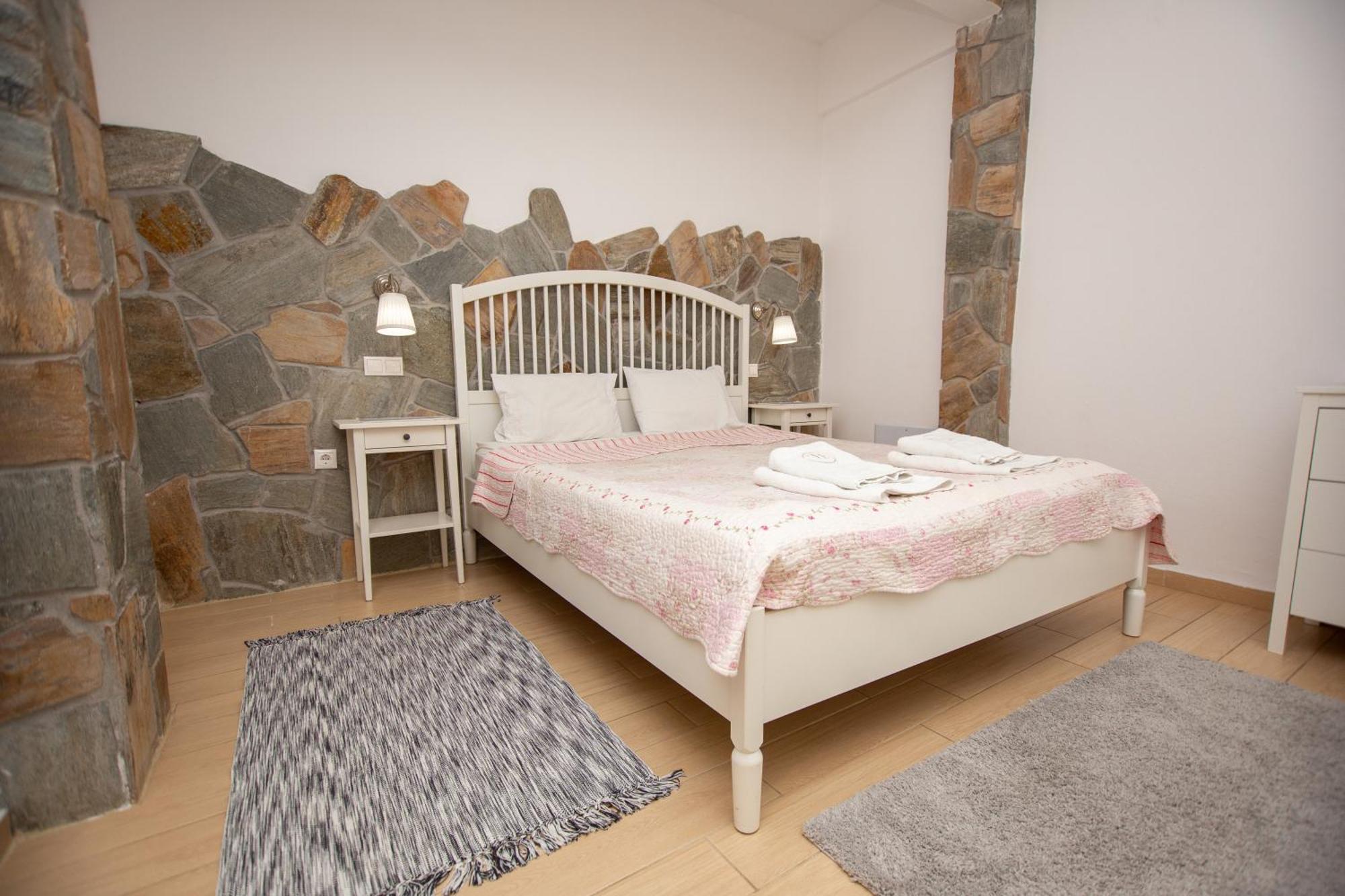 T H E Berlin Studios And Suites เนอาวรัสนา ภายนอก รูปภาพ