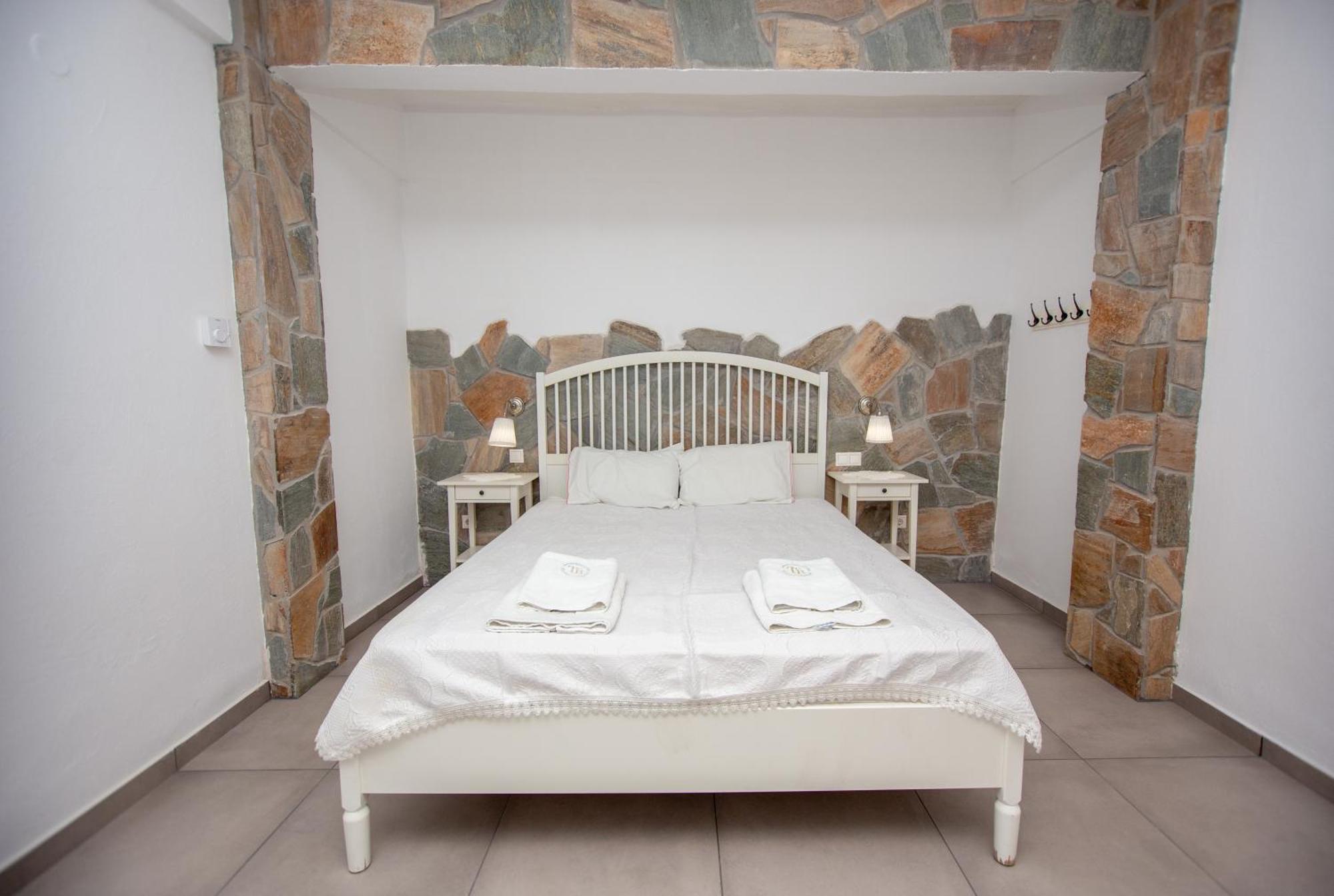 T H E Berlin Studios And Suites เนอาวรัสนา ภายนอก รูปภาพ