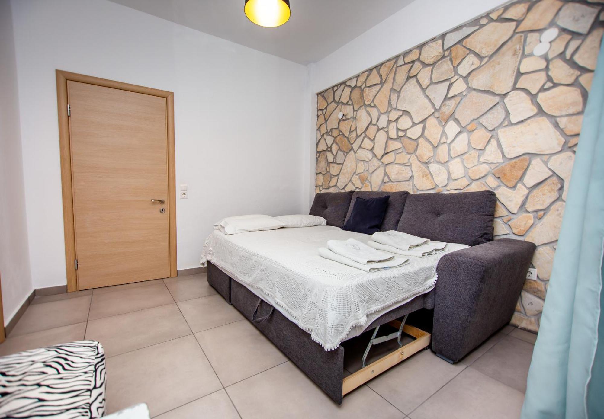 T H E Berlin Studios And Suites เนอาวรัสนา ภายนอก รูปภาพ